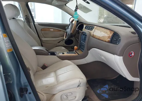 2006 Jaguar S-Type 3.0L V6 from USA, damaged, VIN SAJWA01A96FN57737